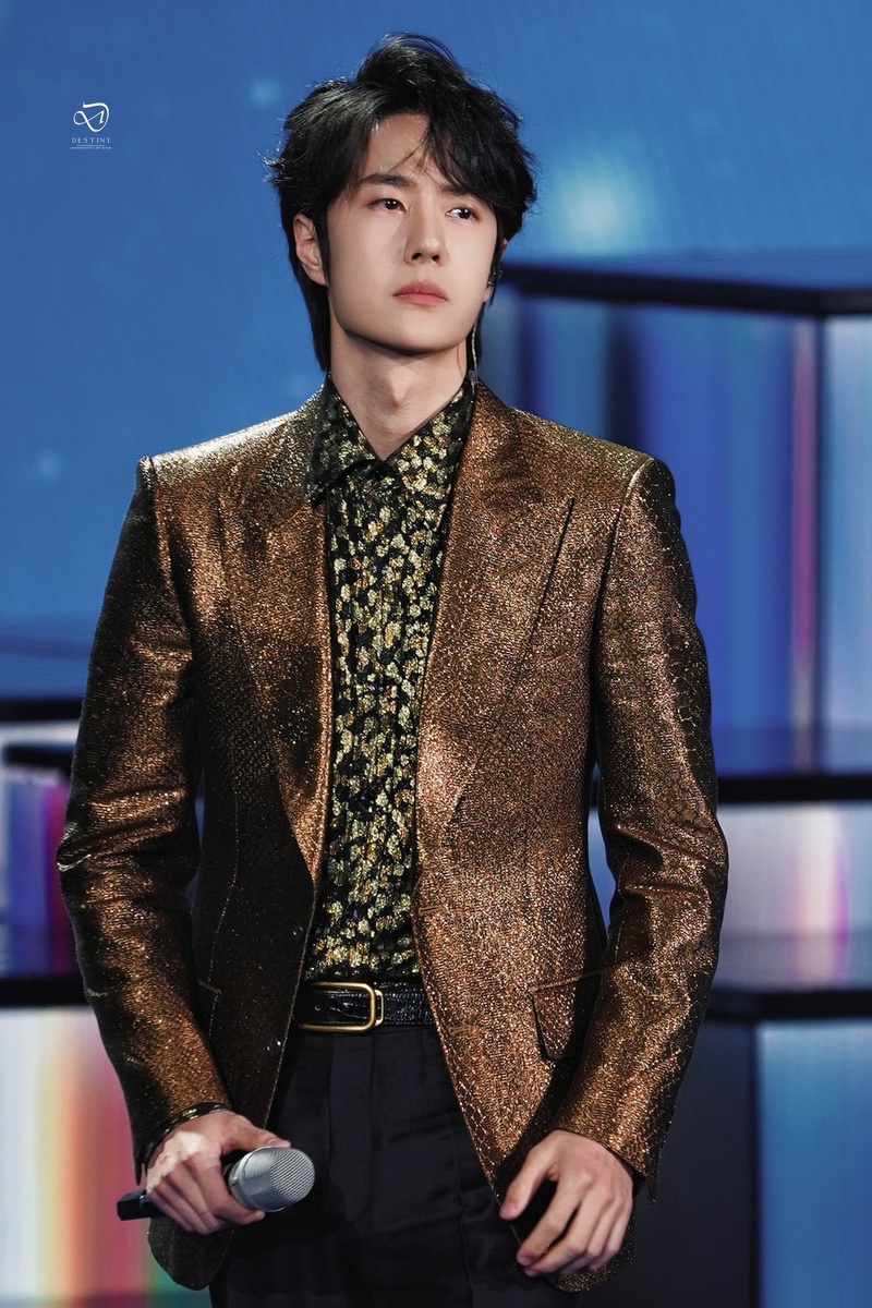 Красавец! Попал в тренды хот-поиска (фотографии из открытых источников)