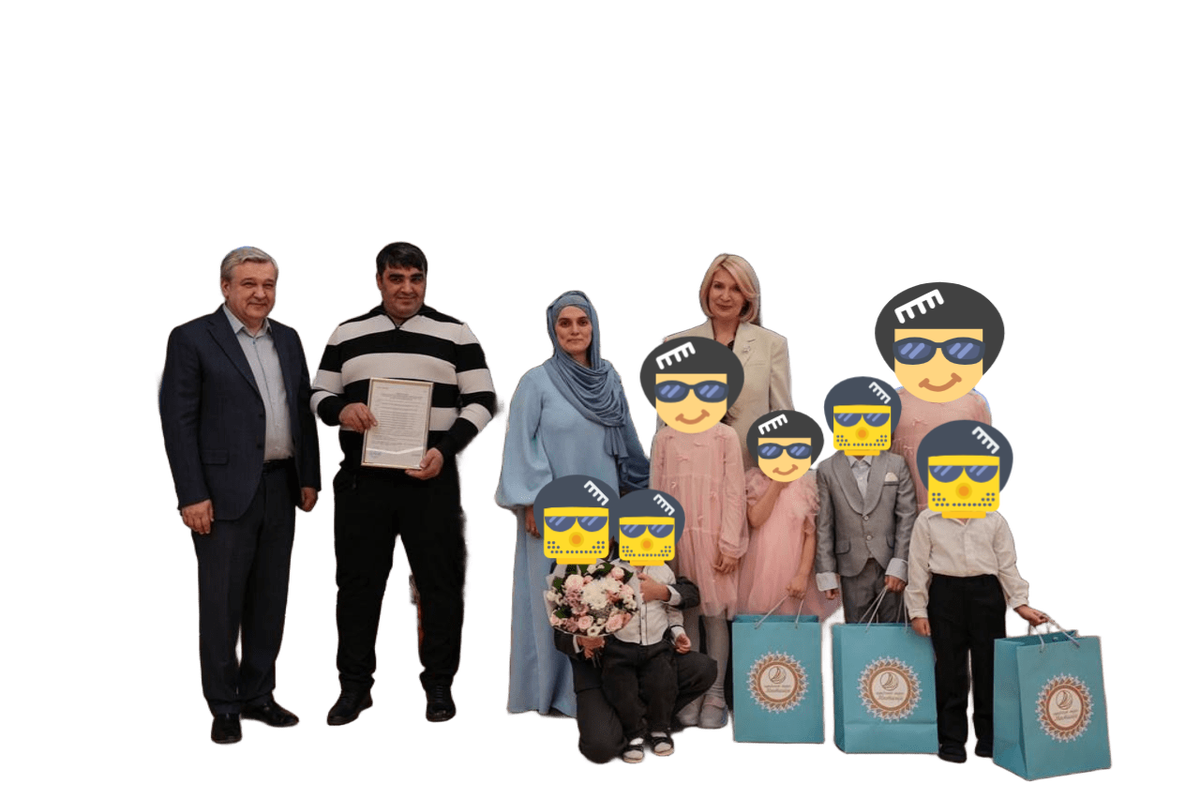 Тахмина и ее команда мечты.