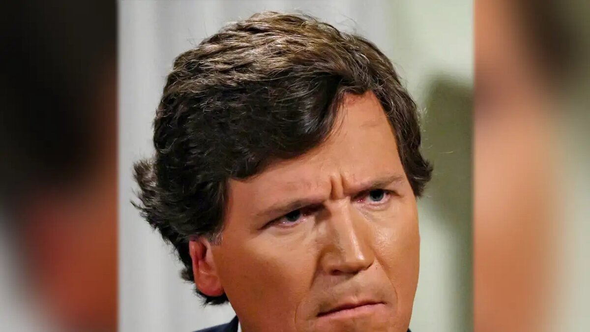    Американский журналист Такер Карлсон.