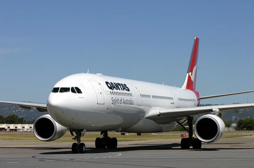 Qantas A330, участвовавший в авиакатастрофе. Источник изображения: Википедия