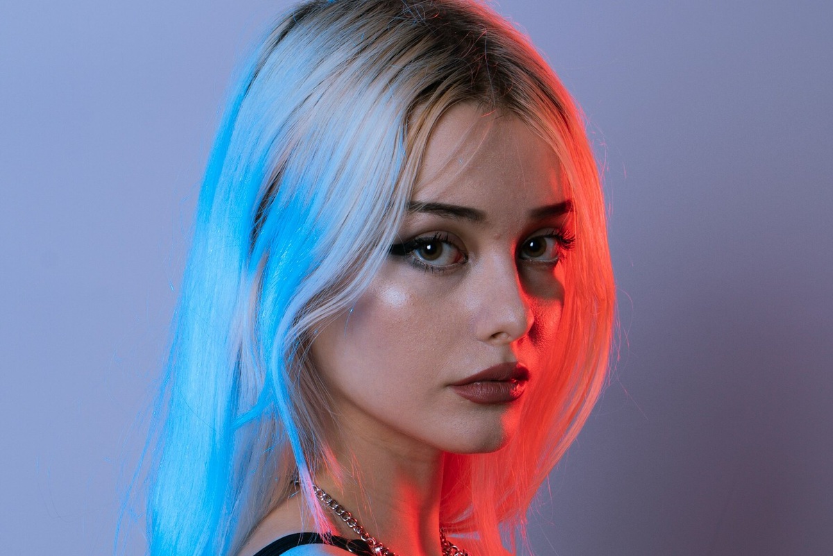     За красивые глазки! Ученые доказали, что красивые люди зарабатывают больше