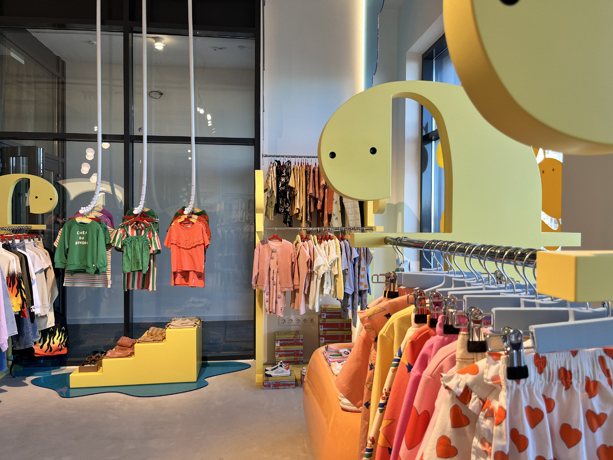 Мебель Д.О.М. для магазина детской одежды дизайн проект С.Рысева