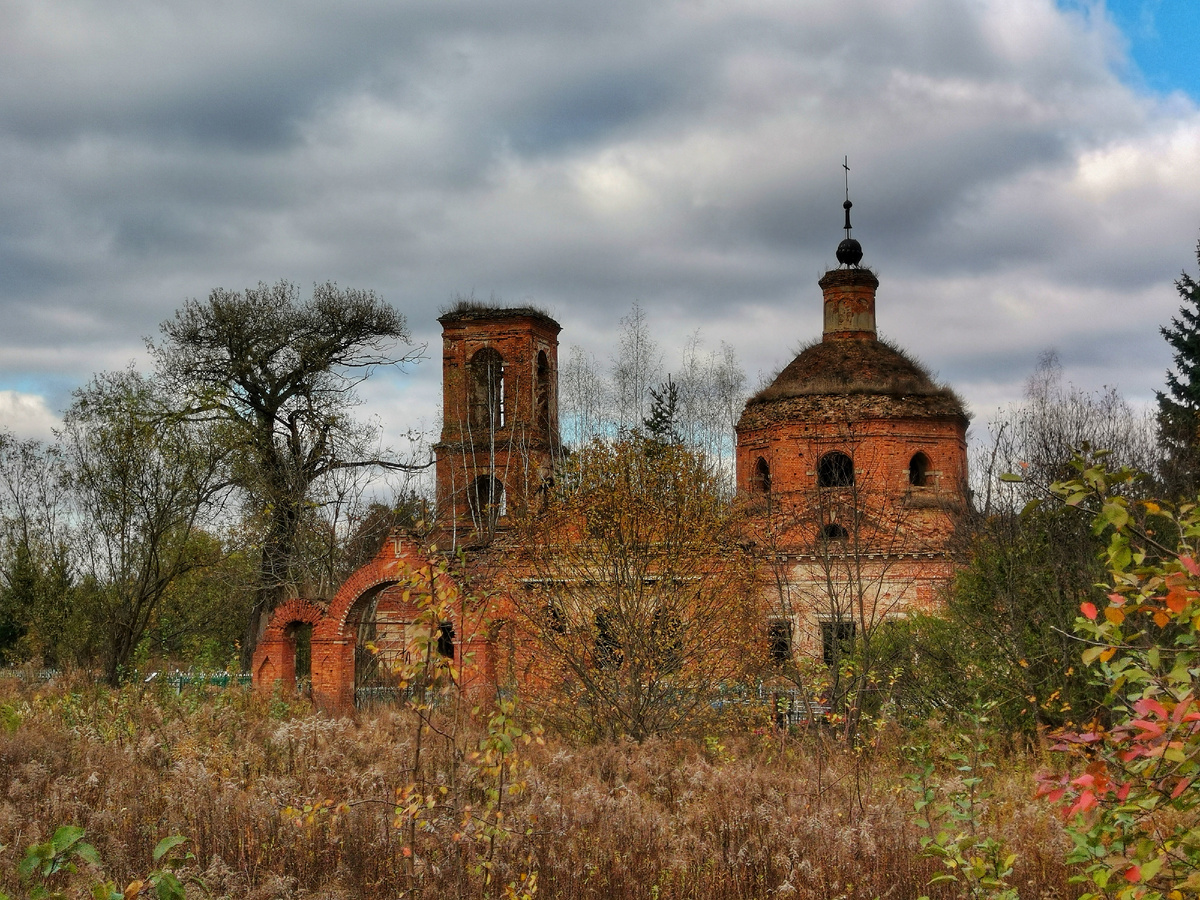 Крапивна Тульской области. Церковь Всех Святых (1833).