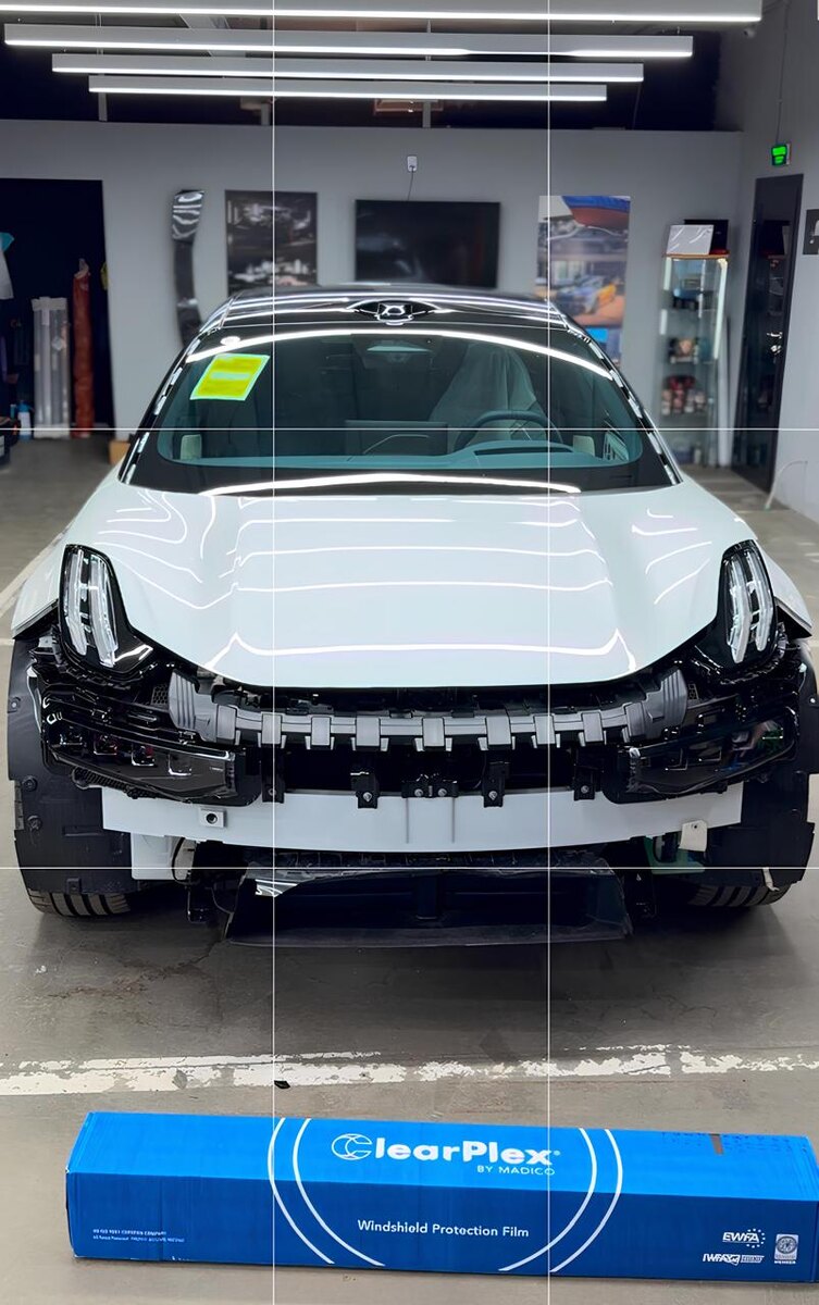 бронирование лобового стекла автомобиля защитной пленкой спб