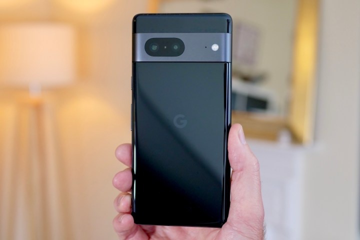 Смартфоны Pixel 7 выглядят одновременно и современными и молодёжными
