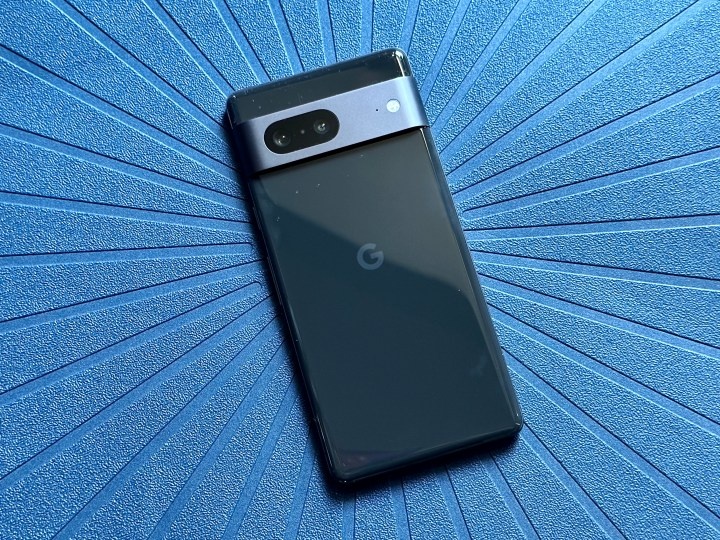 По чистой цене Pixel 7 здесь выигрывает
