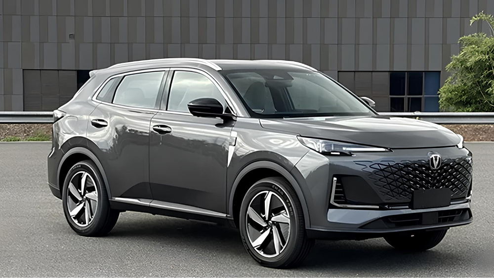 Гибридный кроссовер Changan CS55 Plus