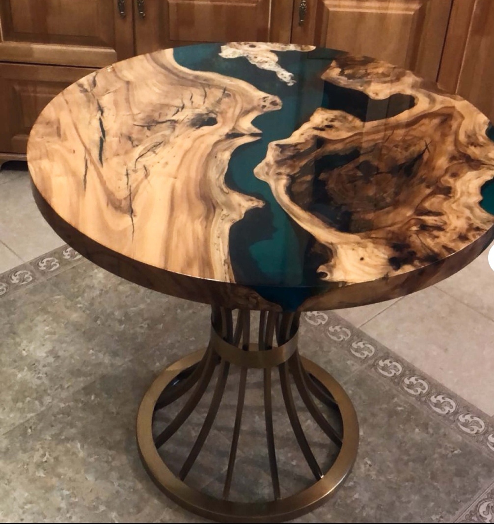 Круглый стол-река из карагача