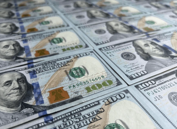 За 2024 год доллар вырос менее чем на 9%