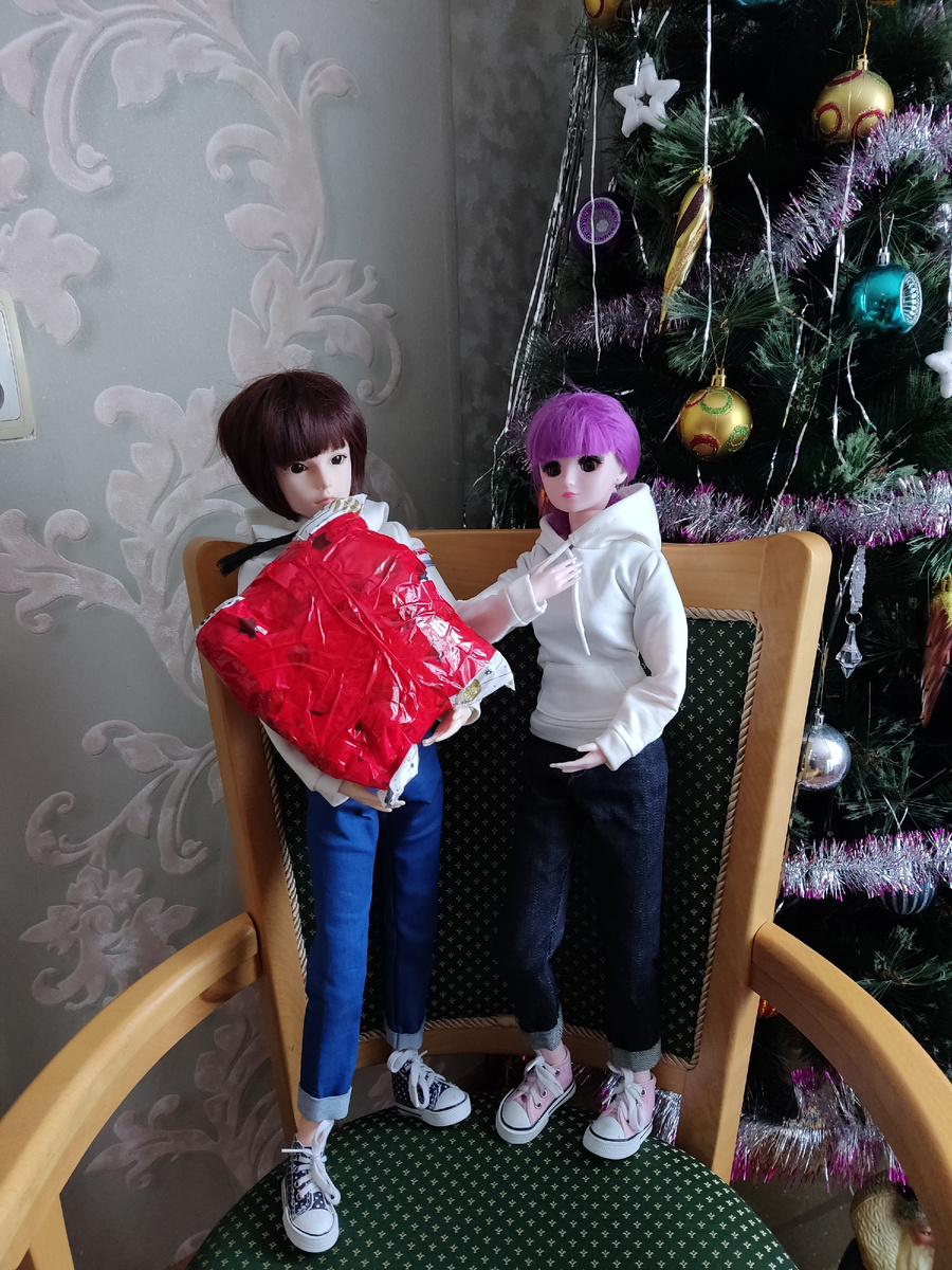 Ого, какой большой пакет! А мне? 