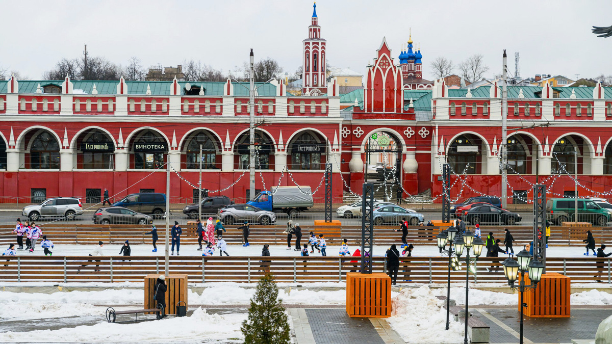 Каток на площади Старый Торг обычно начинает работать с 20-х чисел декабря. Фото: Портал органов власти Калужской области