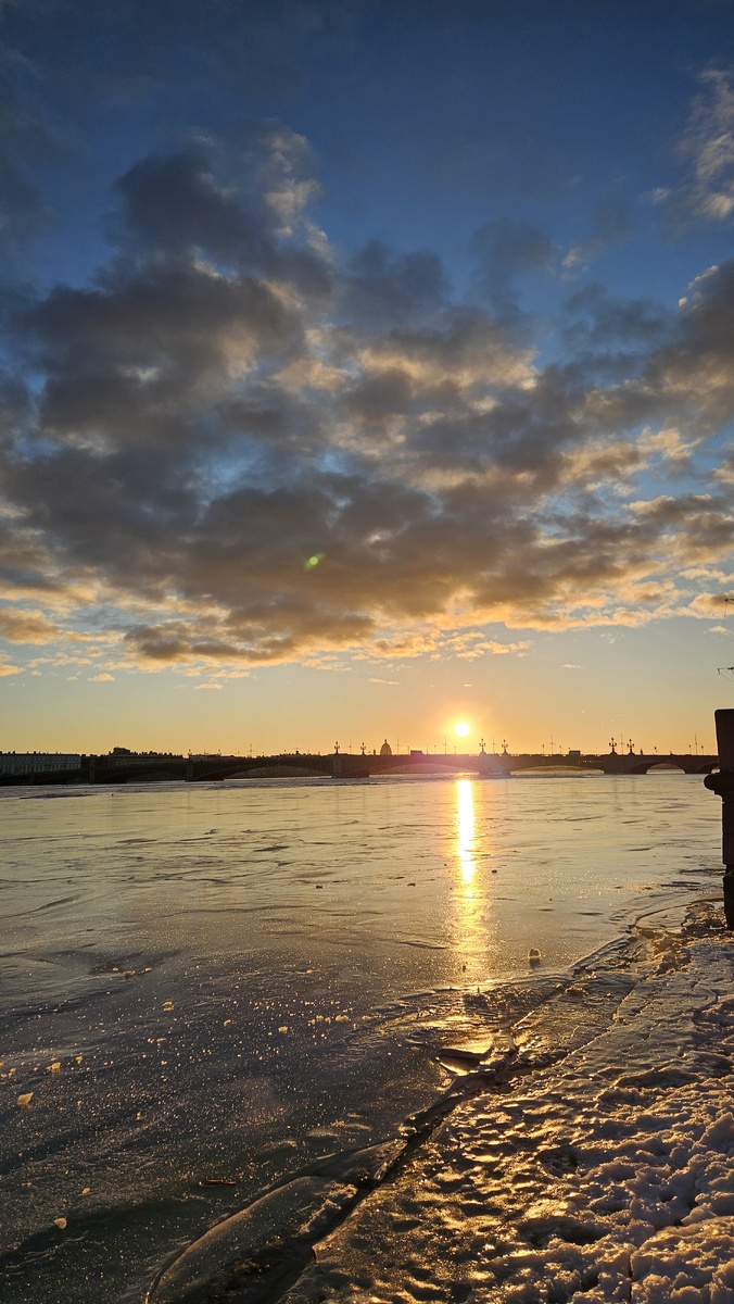 Петровская набережная, 18.01.2025 (фотография автора)