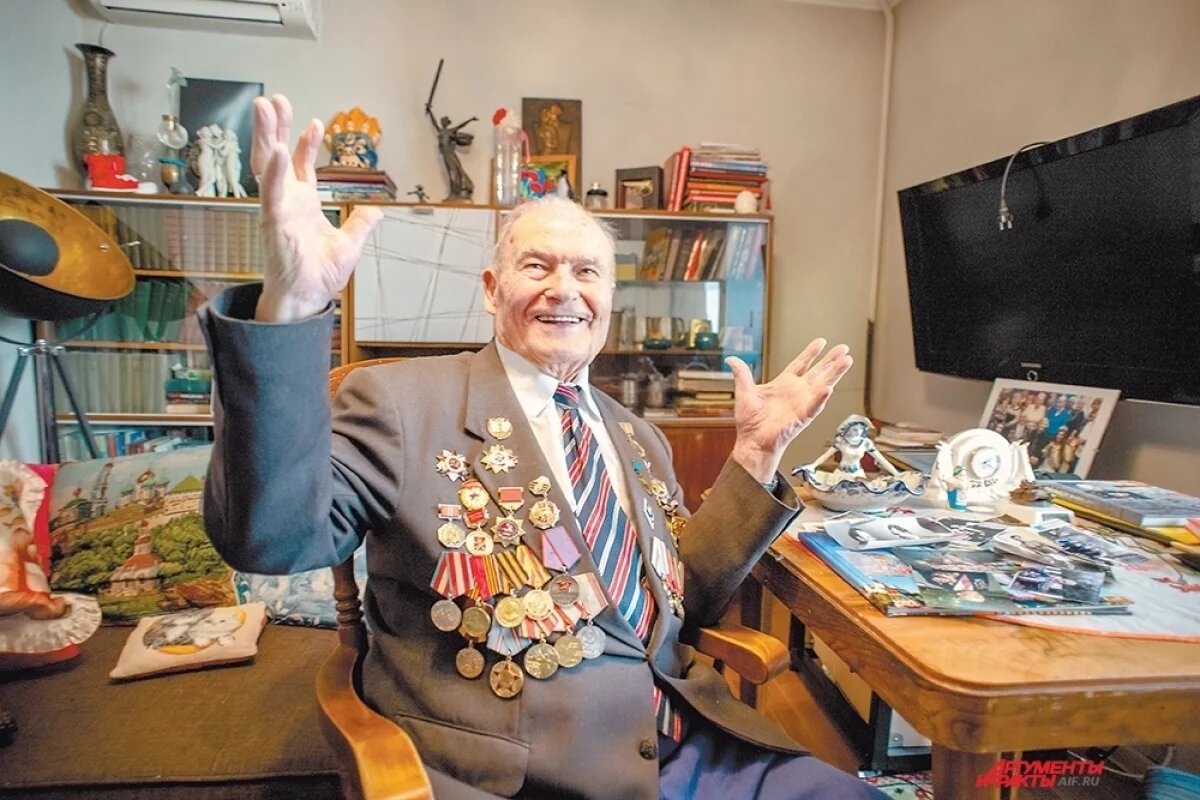    Пётр Соломатин.