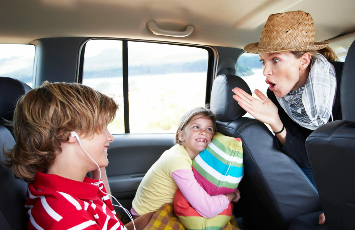 Почему раздражают чужие дети?