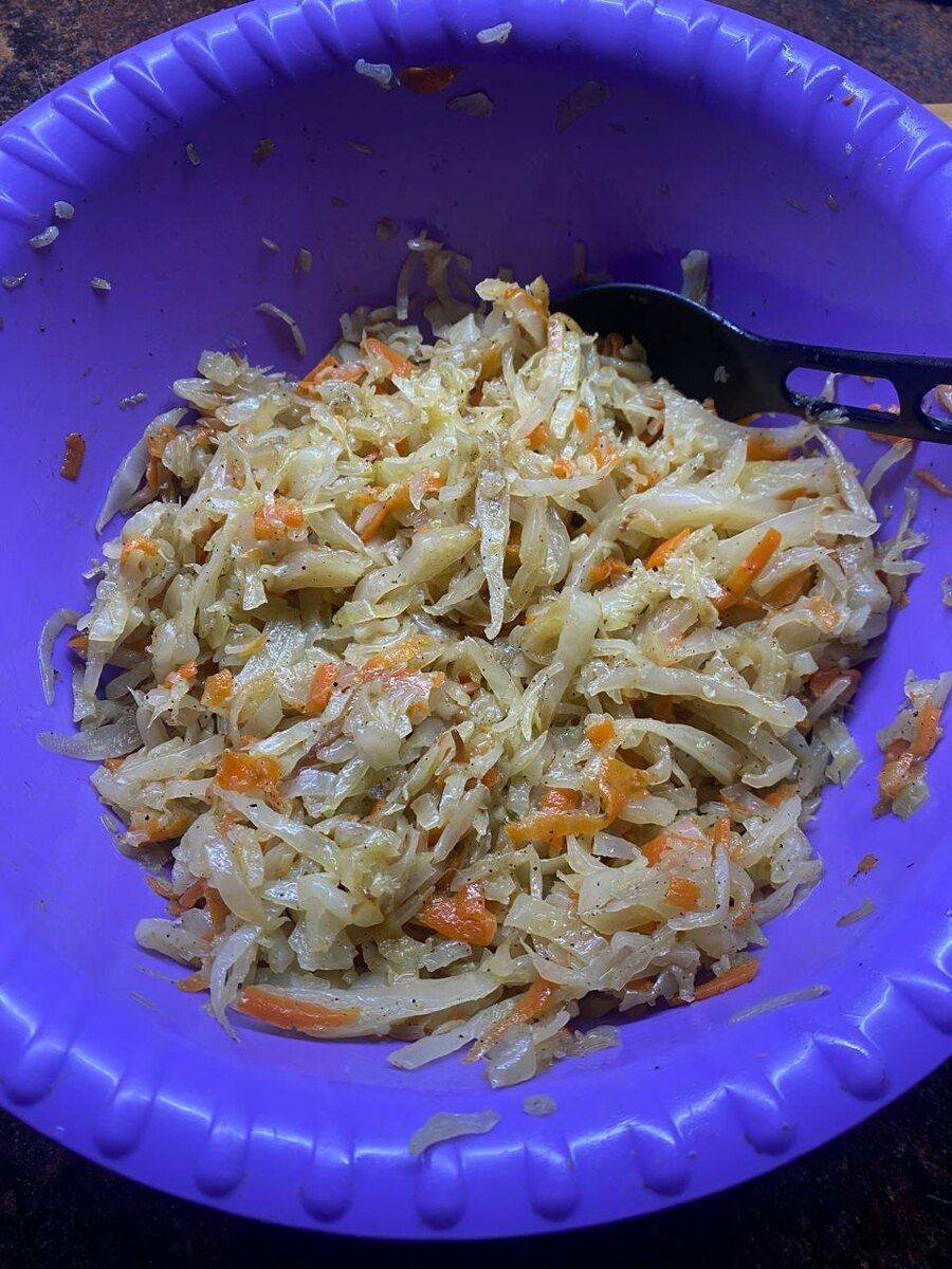 Начинка из тушеной капусты.