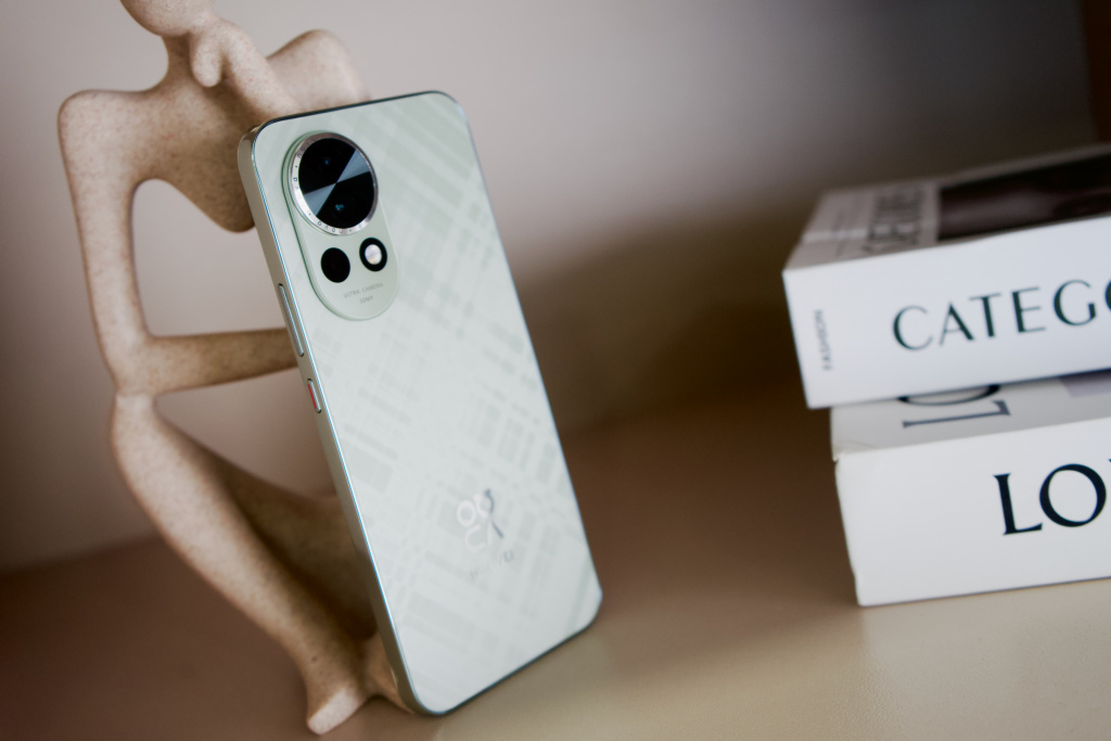    HUAWEI nova 13