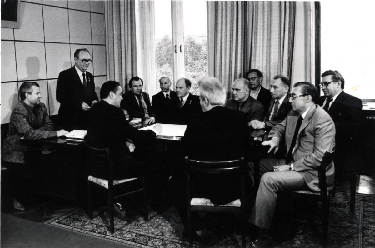 Г.А. Денежкин проводит совещание