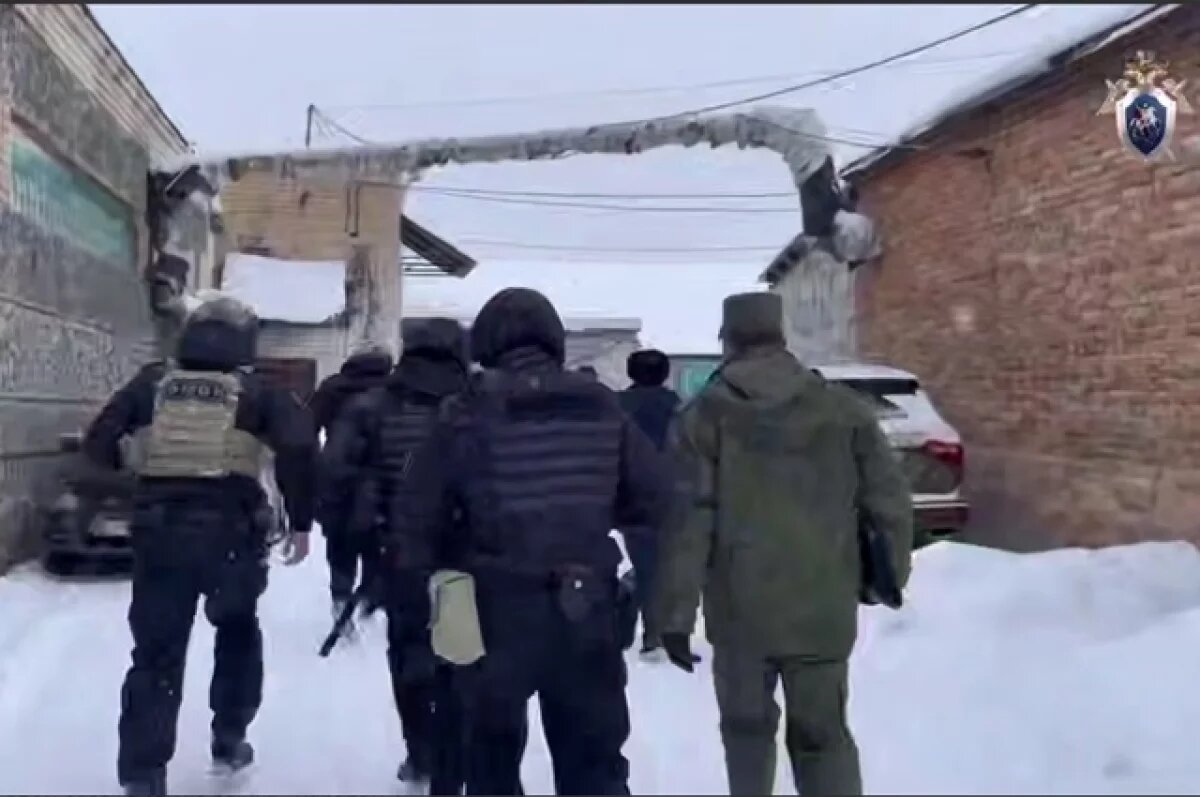    Силовики Челябинска задержали иностранцев-нелегалов на рынке «Караван»