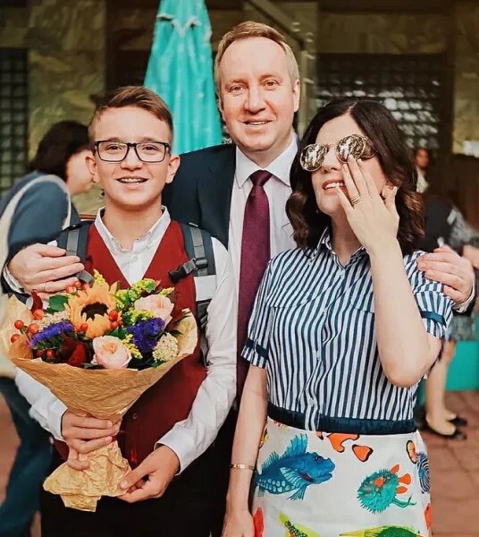    Диана Гурцкая с мужем и сыном. Фото: МК