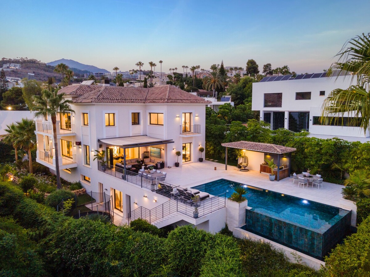 Потрясающее предложение, вилла с видом на море и горы!