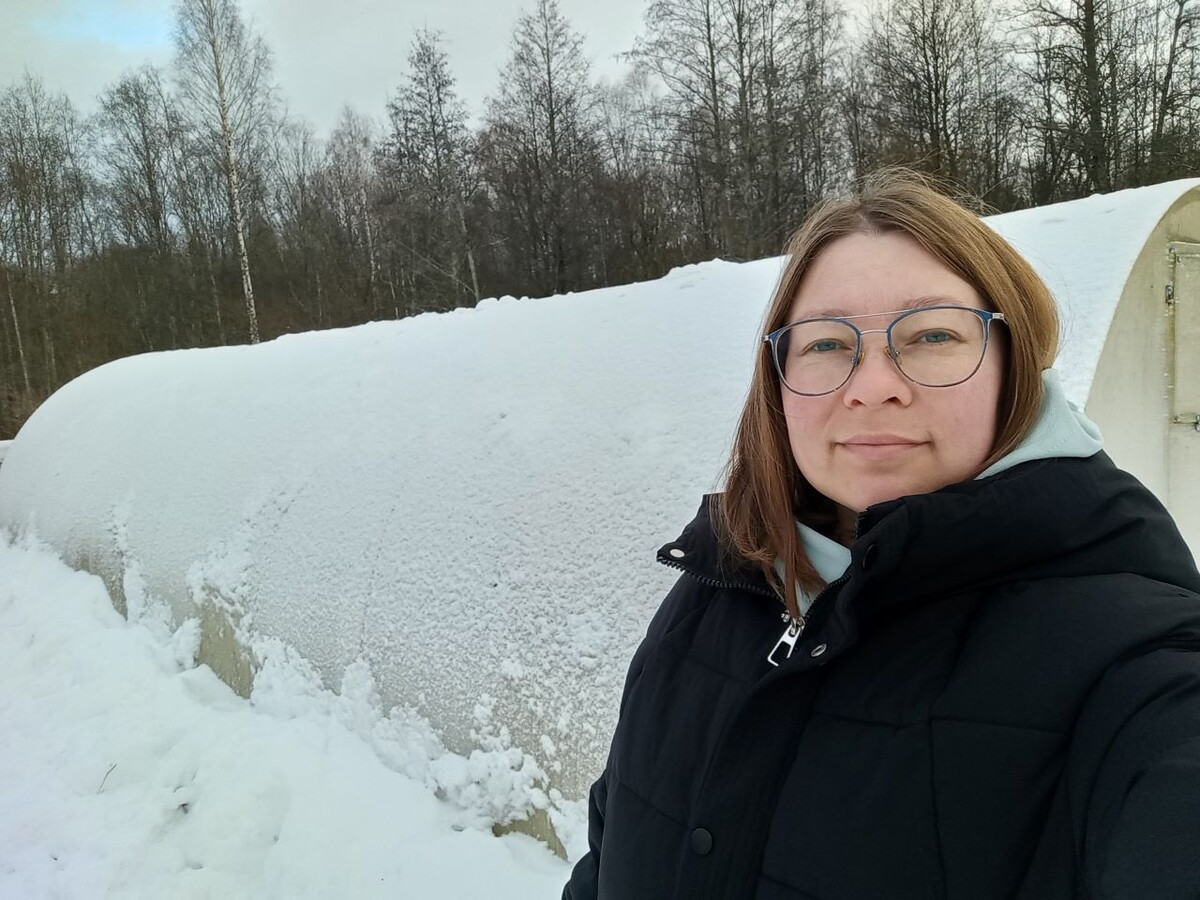 Столько снега было в декабре.