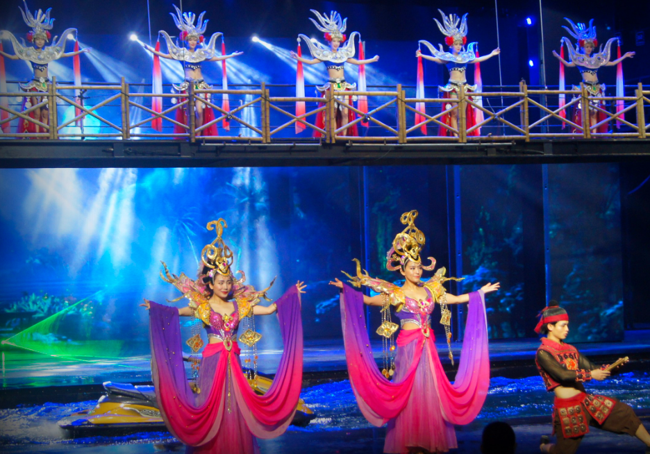 Личные фото с шоу ROMANCE PARK