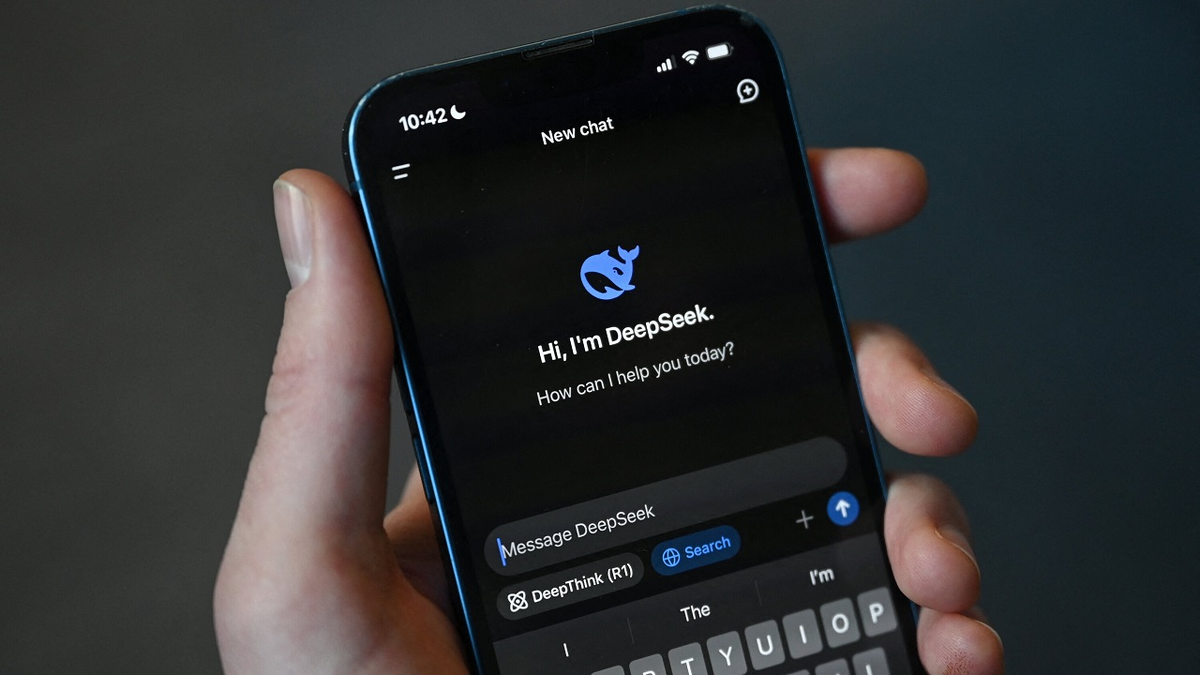 Как китайцы обрушили весь американский рынок: что такое нейросеть DeepSeek?