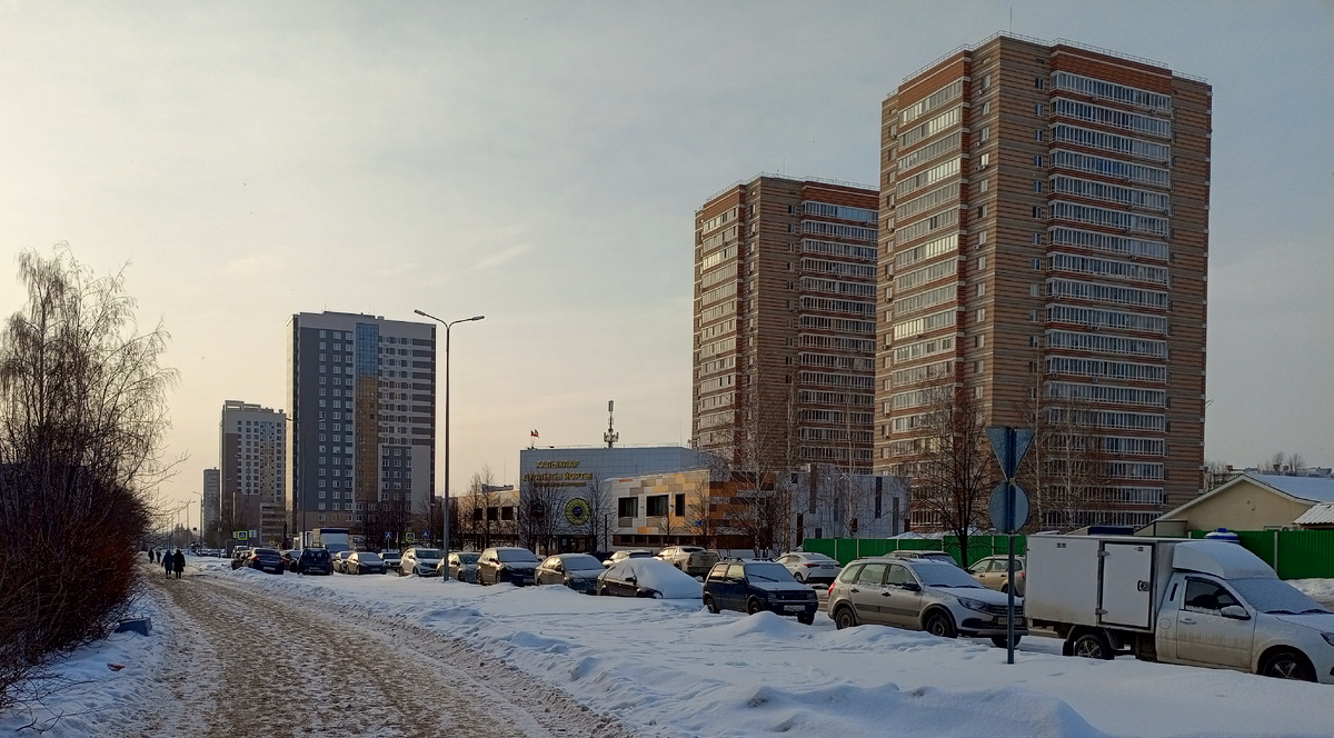 Город строится