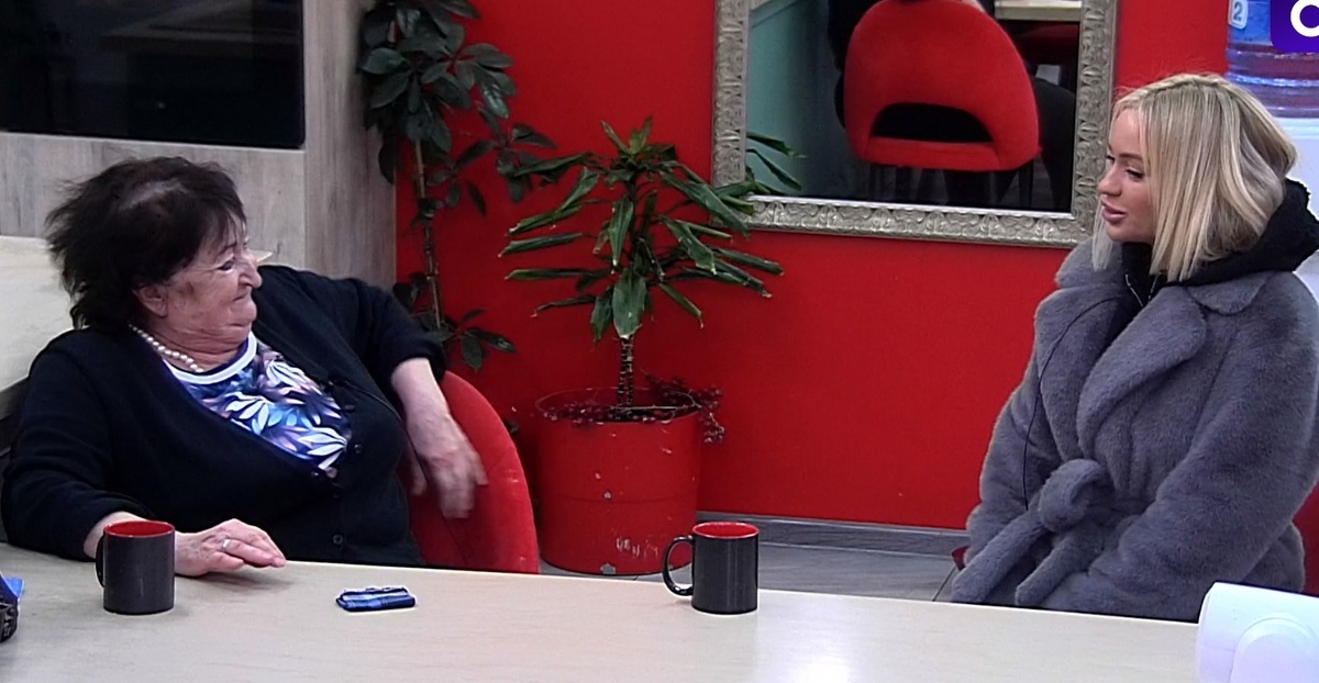 Людмила Николаевна и Элина Рахимова (фото из эфира на «Okko»)