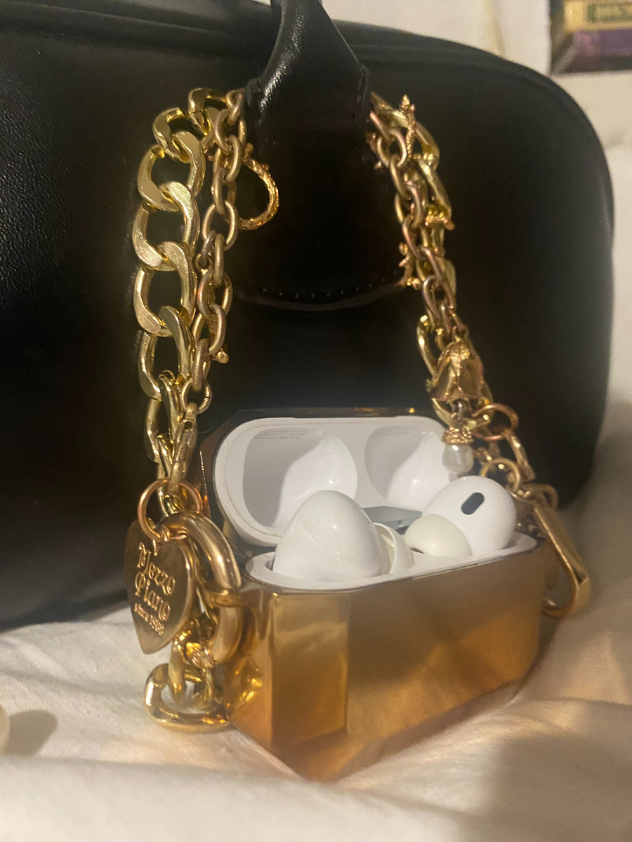 Модный обвес на сумку/чехольчик для наушников, с озона, артикула не было