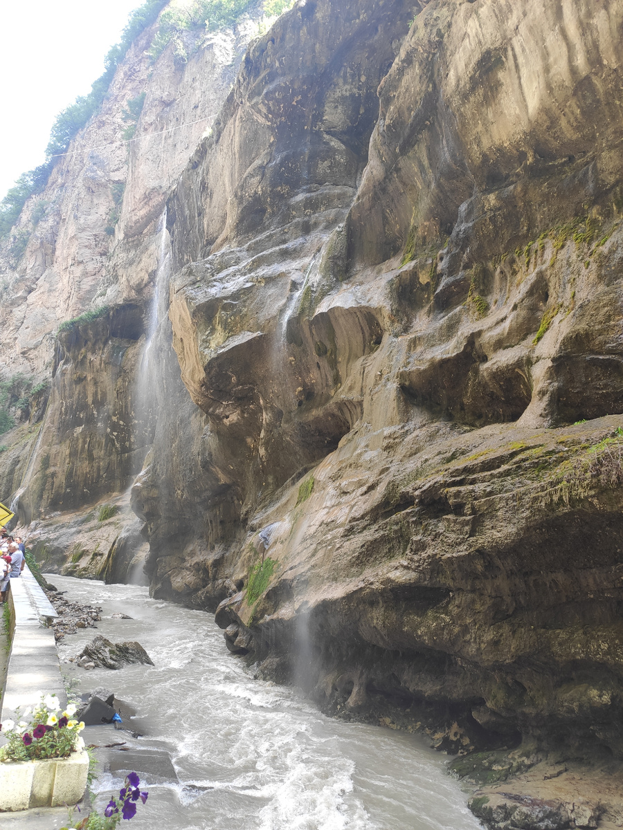 Главный Чегемский водопад
