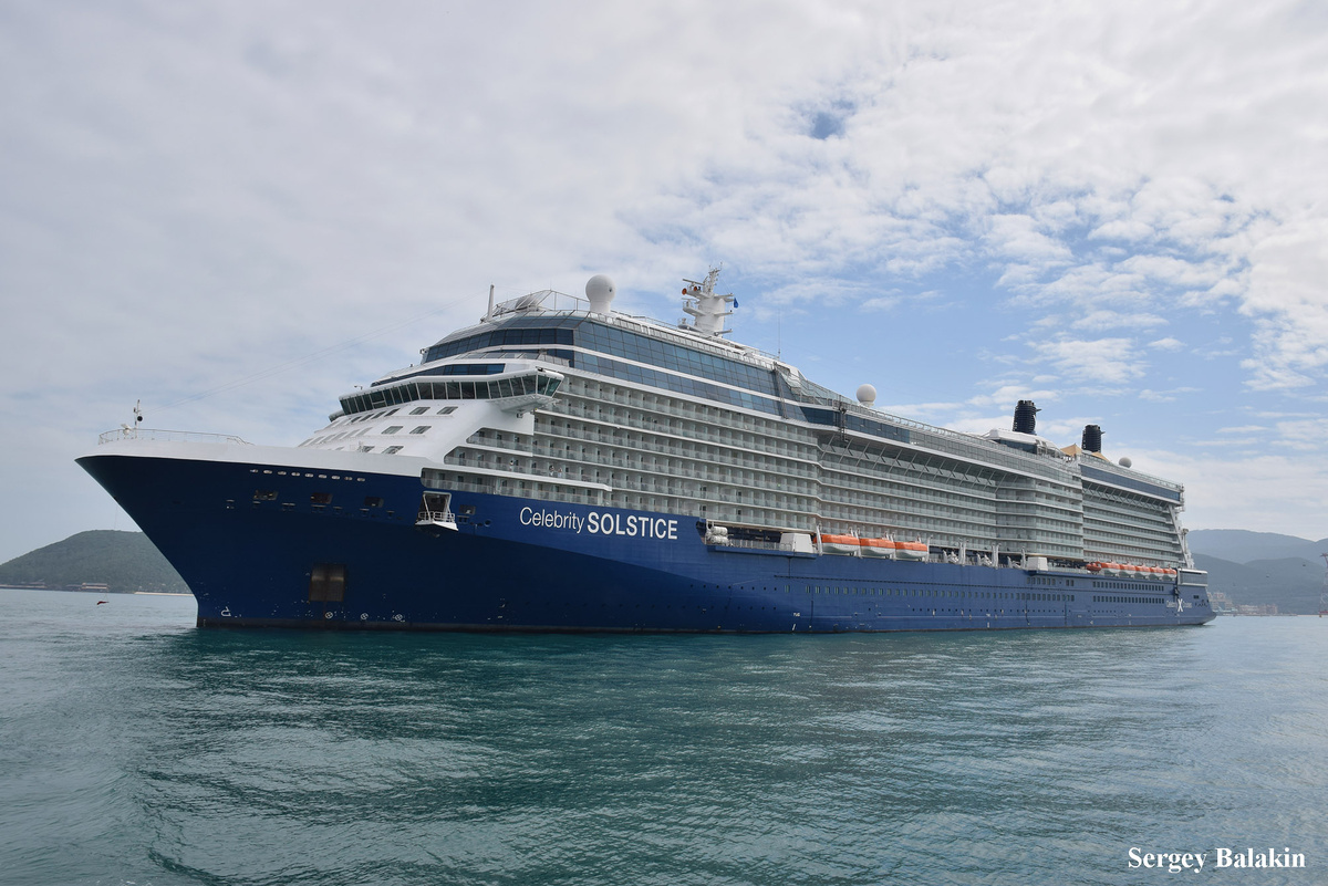 Круизный лайнер «Celebrity Solstice», февраль 2024 г. Здесь и далее – все фото автора