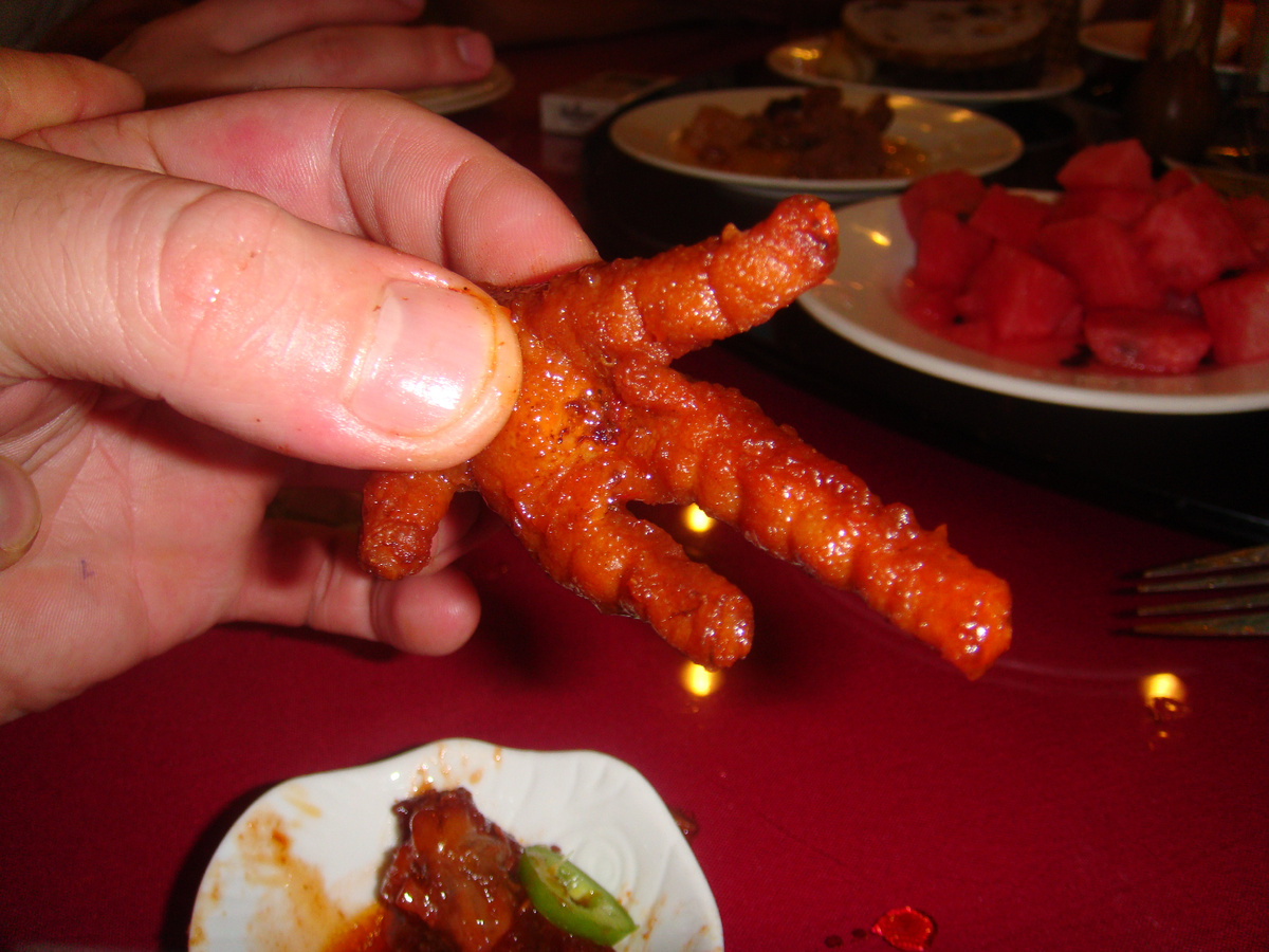 Та самая куриная лапка на завтраке в пекинском ресторане. Фото автора