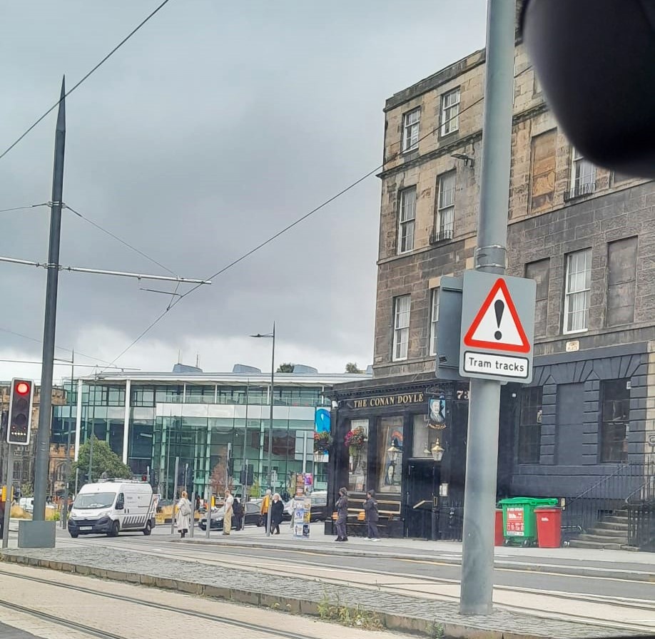 Эдинбург. Здесь столб чуть все не испортил.  Фото из личного архива.