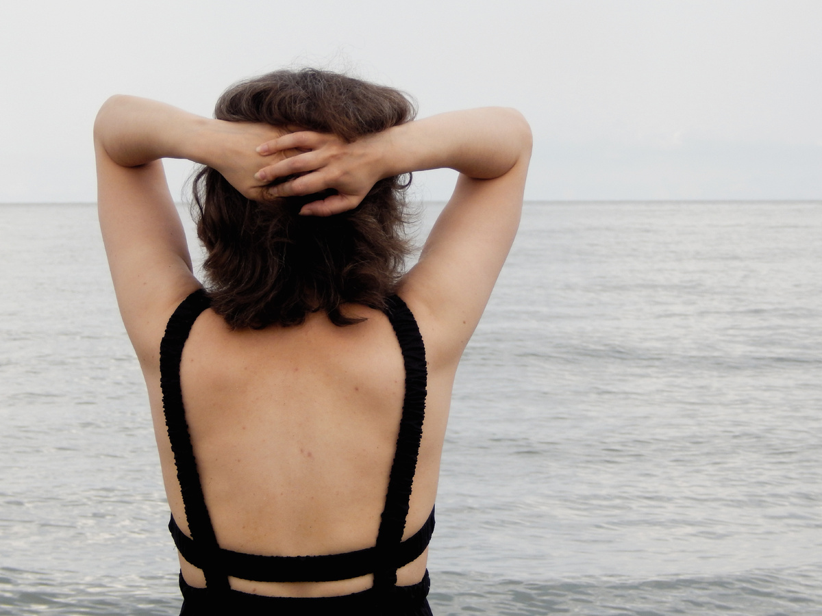 Женщина.  Черноморское побережье.  Грузия 