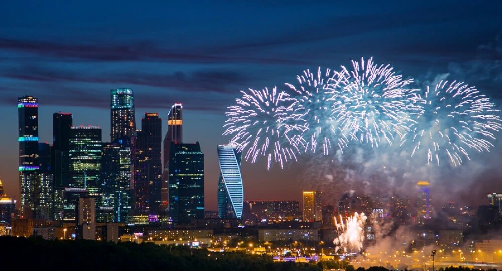 Всех читателей поздравляем с началом года Змеи по Лунному календарю и Восточным Новым годом!