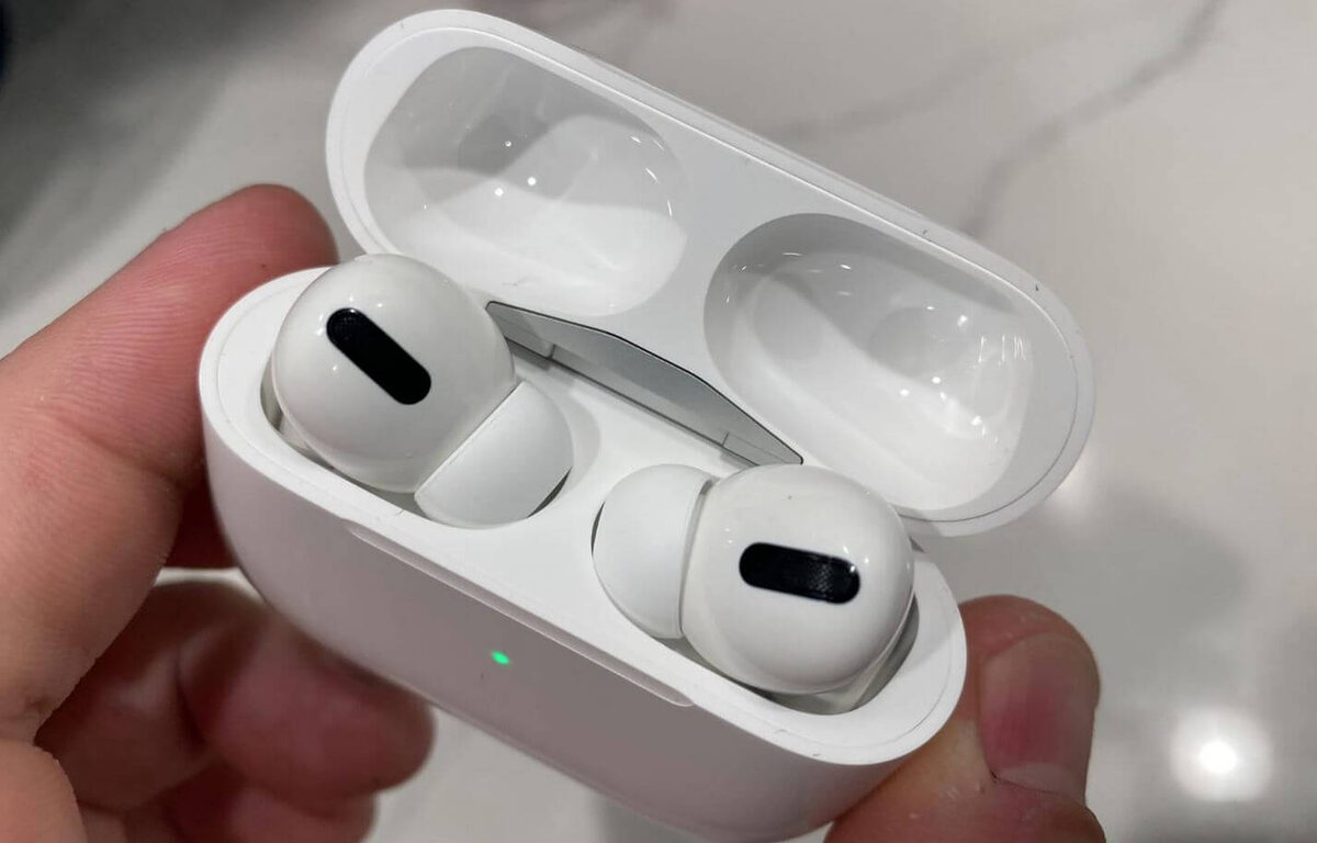    Рассказываем, как подготовить AirPods к продаже. Фото: cnbc.com