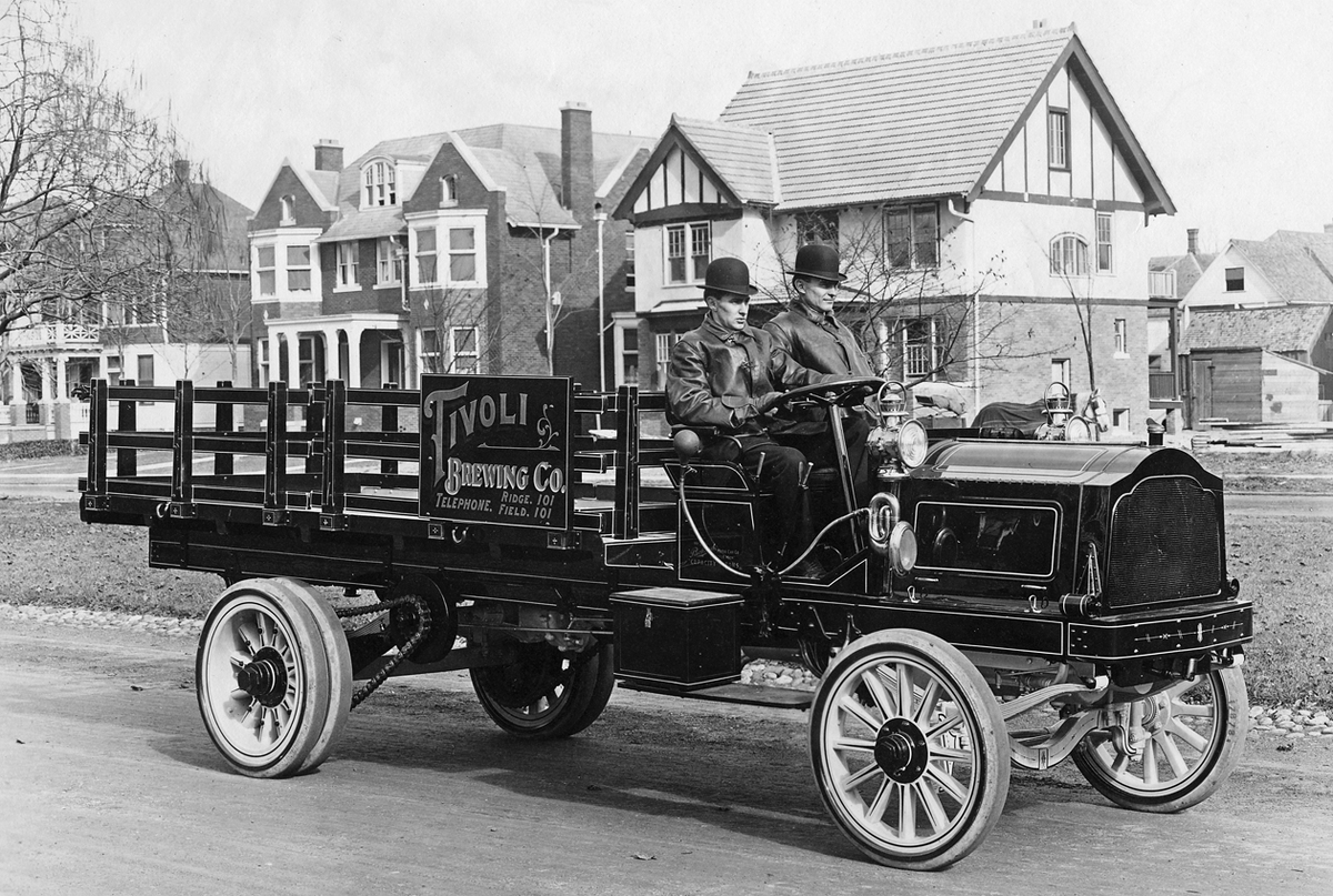 Трёхтонный грузовик Packard. Фотография в свободном доступе.