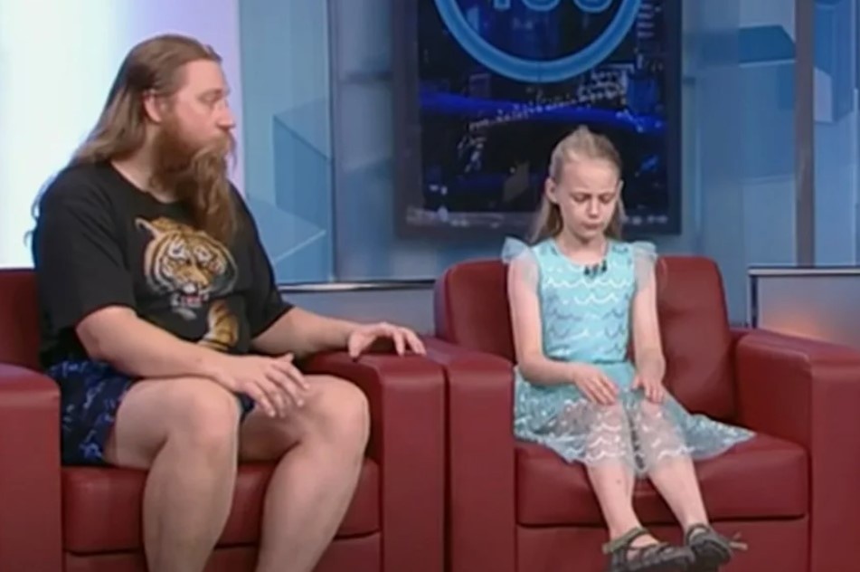 Евгений Тепляков со своей старшей дочерью Алисой 