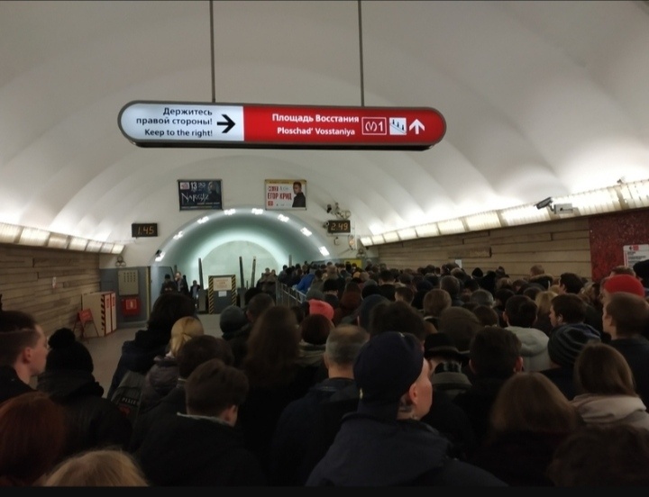 Площадь восстания в час пик