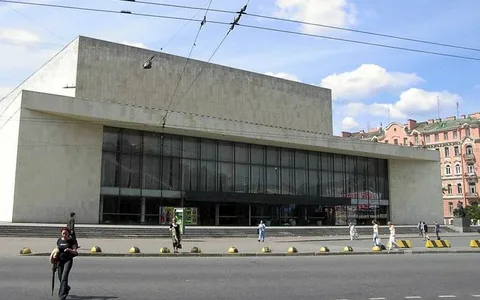 Большой Концертный Зал "Октябрьский" Из картинок Яндекса