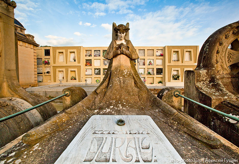 Кладбище Лорет де Мар в Каталонии гипогей 