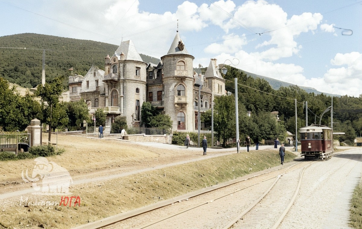 Когда то дачный дом Эльзы Гукасовой был выстроен прямо на пути к провальским дачам.