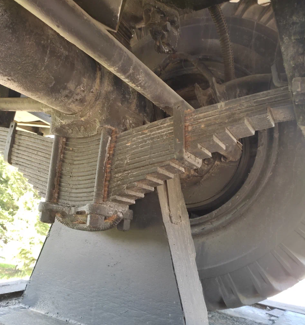 Фотоо читателя "Андрей Шахматов". Передняя рессора МАЗ–525.