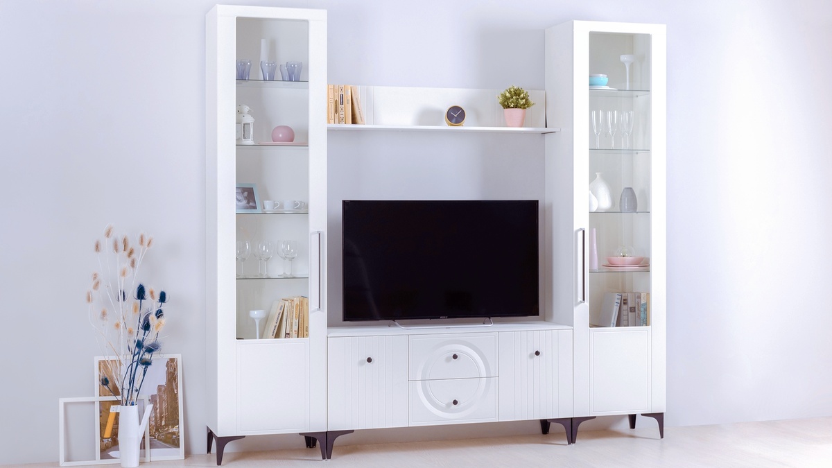 Модульная система Валенсия фабрика " Моби" г. Нижний Новгород. Мне очень нравится дизайн фасадов этой модульной системы. Фрезеровка кругами и линиями смотрится оригинально