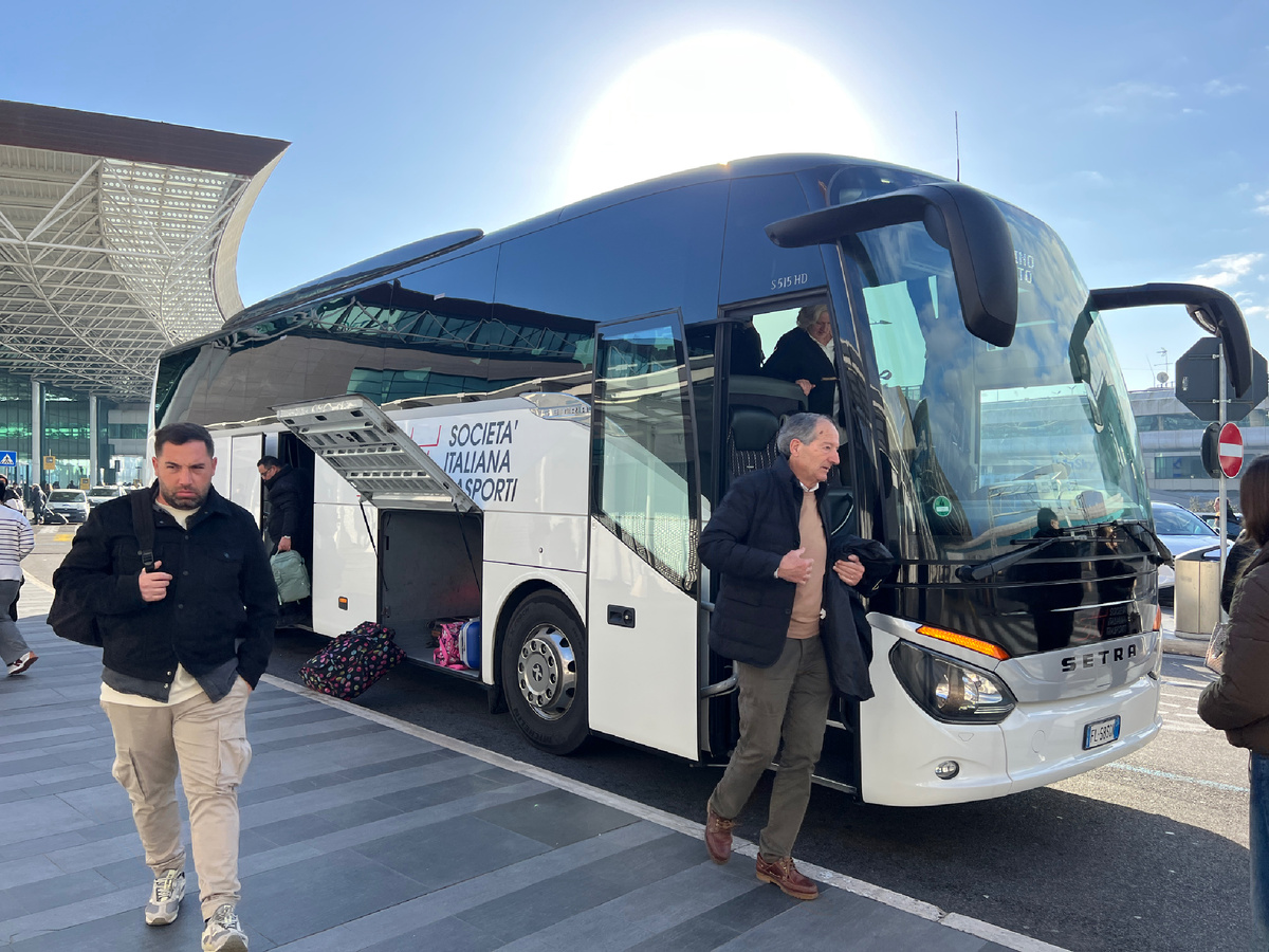 Автобус-экспресс в аэропорт. Фото автора 