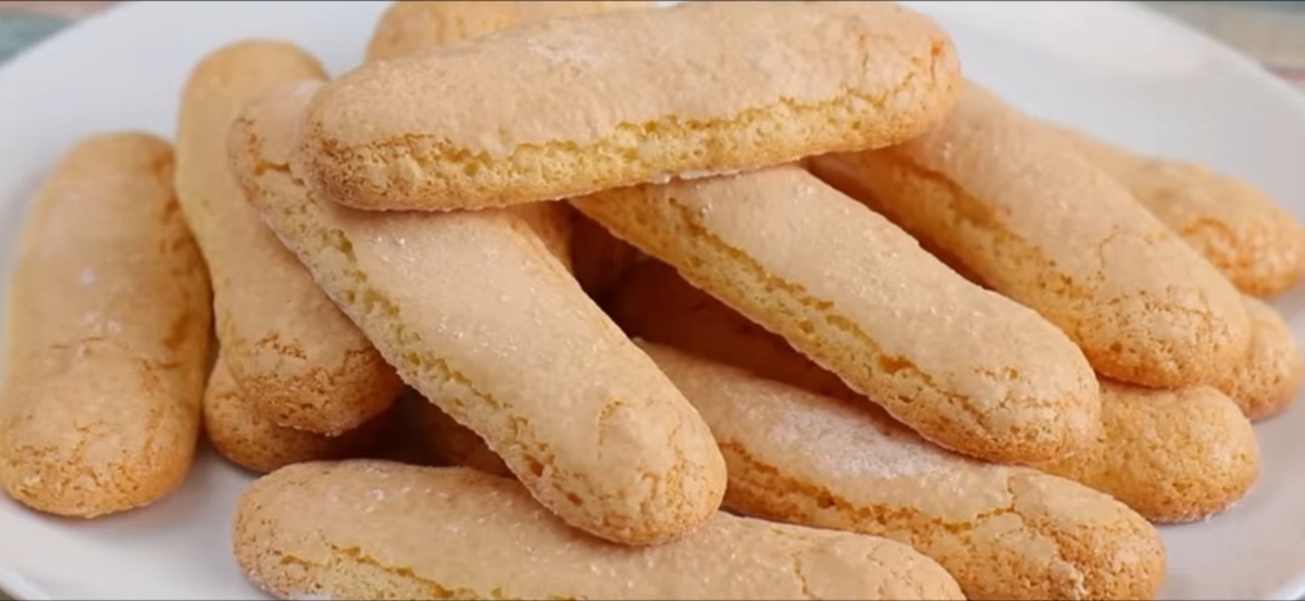 Дать остыть и можно собирать торт