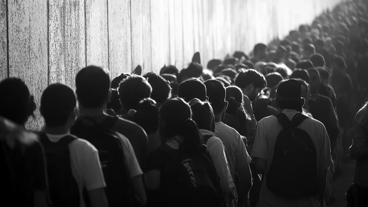 Ученые все же рассчитывают, что мировые лидеры осознают, что сегодня сложилась критическая ситуация, и предпримут шаги для уменьшения угроз, исходящих от ядерного оружия, изменения климата и потенциального злоупотребления новыми технологиями. Фото: изображение Midjourney