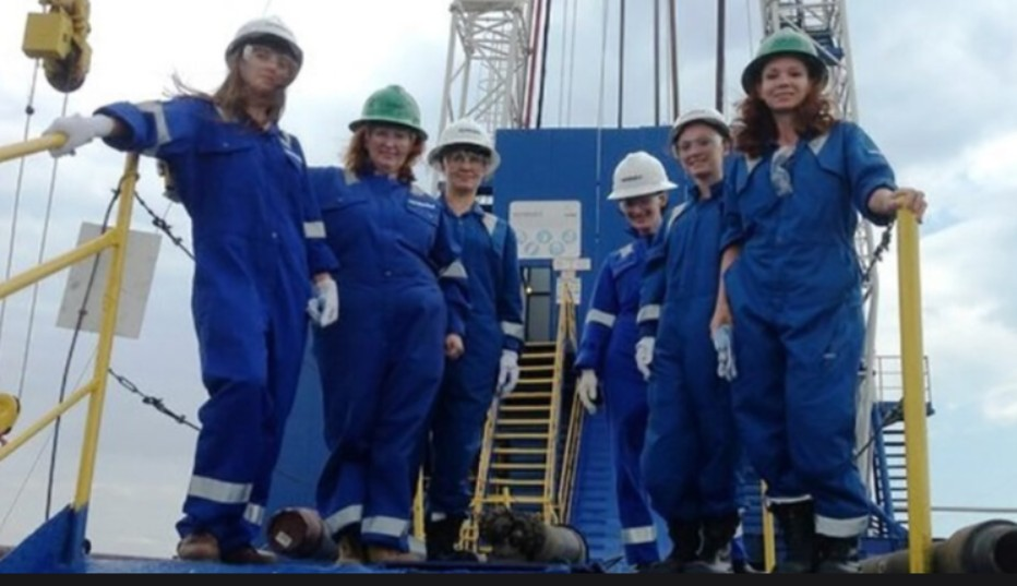 Женщины на буровой