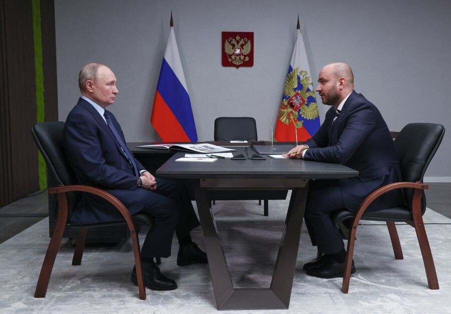    Владимир Путин и губернатор Самарской области Вячеслав Федорищев / Источник: © Вячеслав Прокофьев/POOL/РИА Новости